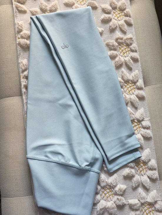ALO Yoga Pants - ALO Yoga 7/8 Light Blue Leggings with Subtle Logo SZ M
